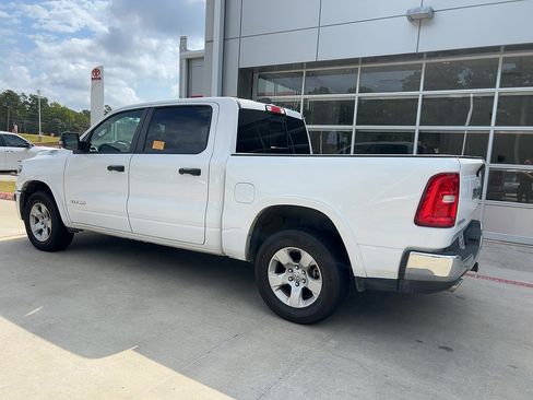 Used 2025 RAM 1500 Big Horn AWD/4WD image 3