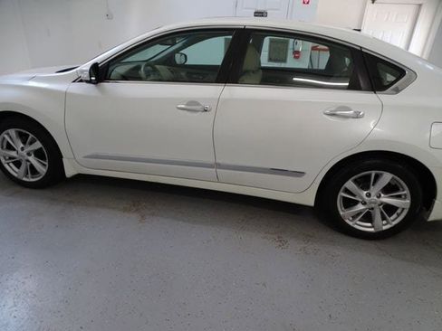 Used 2015 Nissan Altima 2.5 SV w/ Convenience Package FWD image 17
