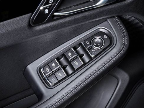 Certified 2026 Porsche Macan AWD/4WD image 26