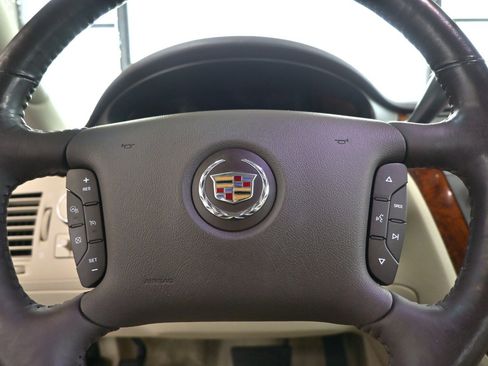 Used 2007 Cadillac DTS Luxury I w/ Trunk Convenience Package image 16