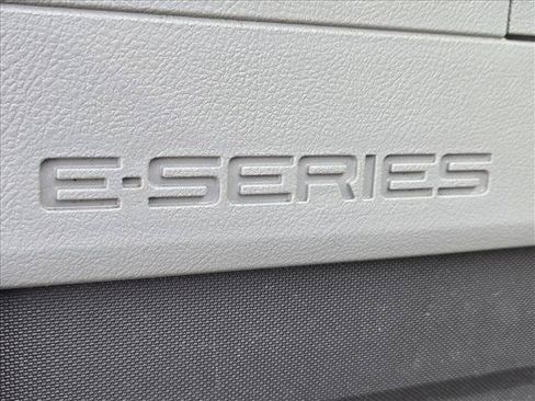 Used 2014 Ford E-350 and Econoline 350 XLT RWD image 6