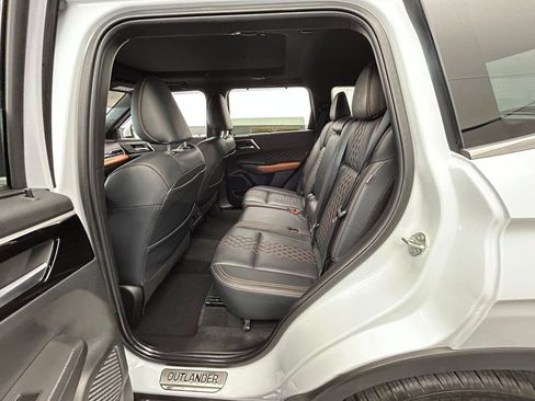 Used 2024 Mitsubishi Outlander SEL AWD/4WD image 41