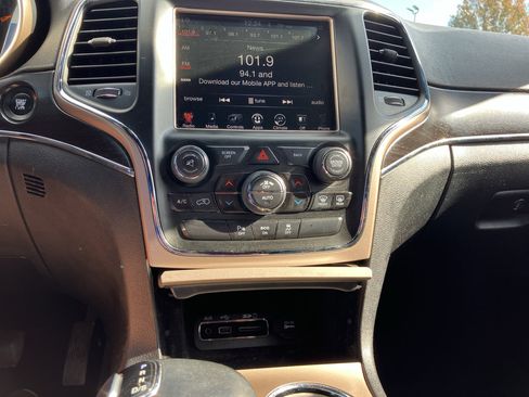 Used 2014 Jeep Grand Cherokee Limited image 19