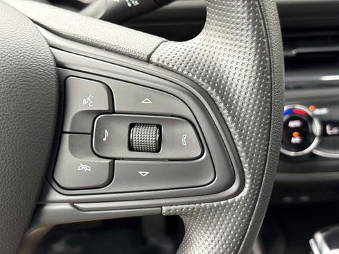 Certified 2025 Buick Envista Sport Touring w/ Convenience II Package FWD image 17