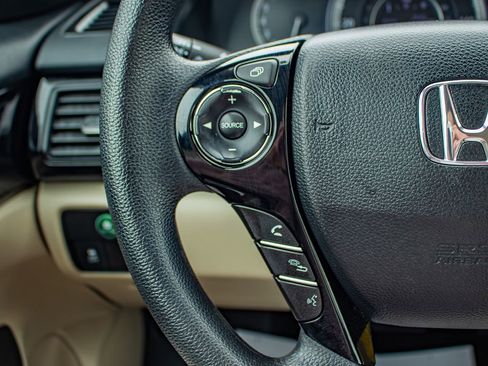 Used 2016 Honda Accord LX image 24