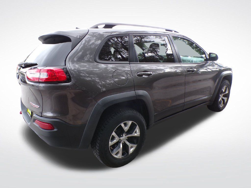 Used 2016 Jeep Cherokee Trailhawk AWD/4WD image 7