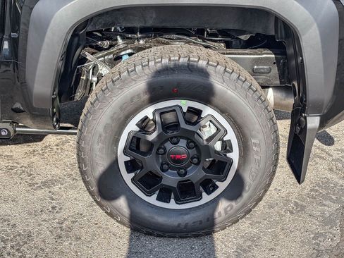New 2026 Toyota Tacoma TRD Off-Road AWD/4WD image 12