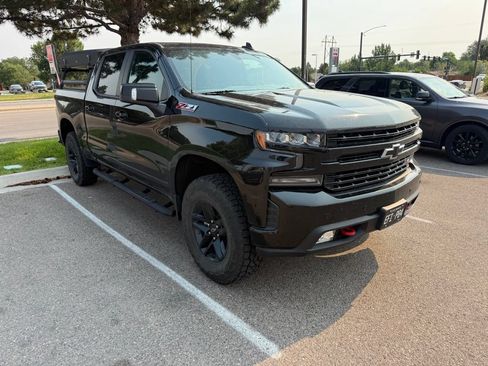 Used 2021 Chevrolet Silverado 1500 LT Trail Boss w/ Convenience Package II AWD/4WD image 2