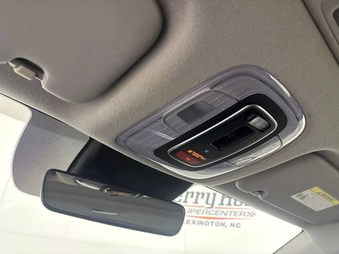 Used 2023 Hyundai Elantra Limited FWD image 18