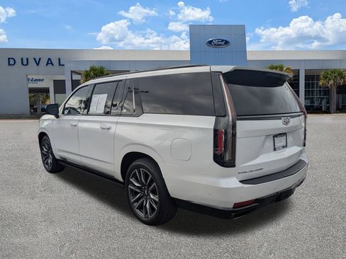 Used 2023 Cadillac Escalade ESV Sport w/ Touring Package image 6
