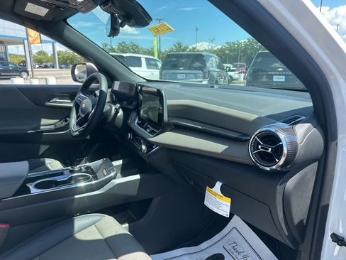 New 2026 Chevrolet Equinox LT w/ Convenience Package II image 34