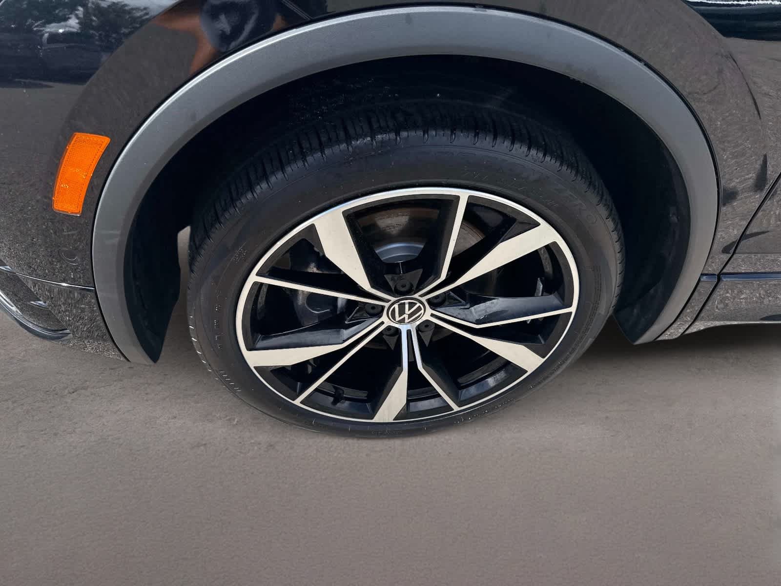 Used 2024 Volkswagen Tiguan SEL R-Line AWD/4WD image 14