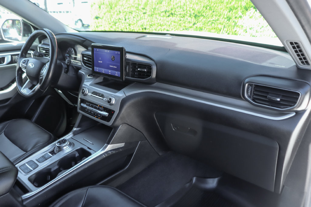 Used 2023 Ford Explorer XLT w/ Equipment Group 202A RWD image 38