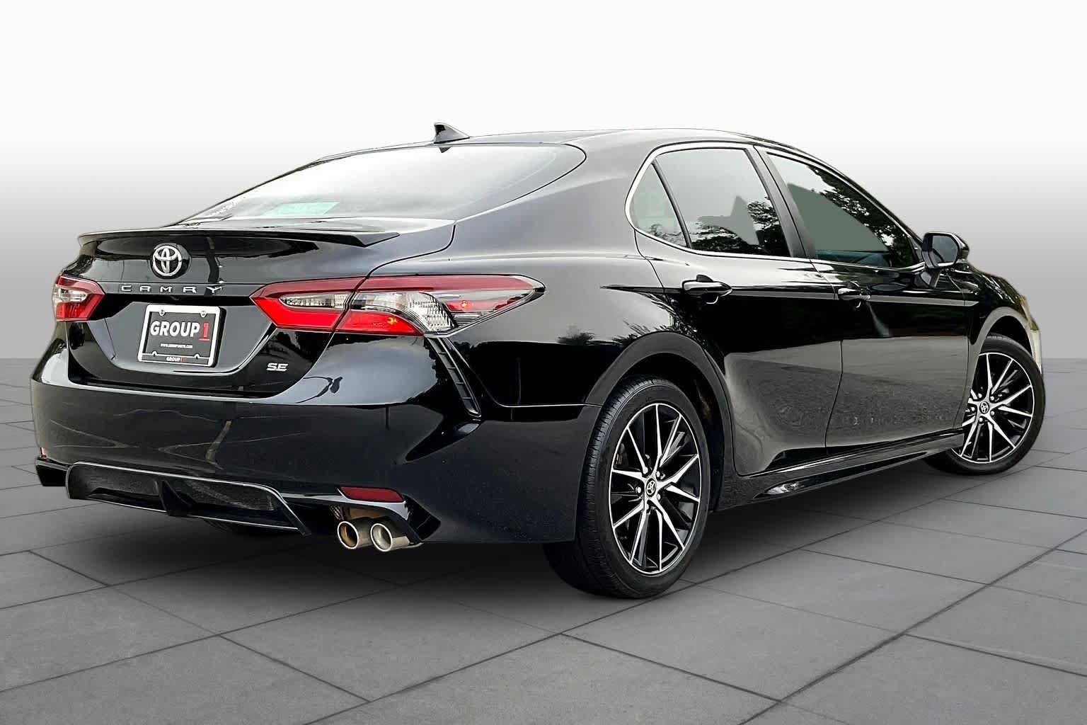 Used 2024 Toyota Camry SE w/ Convenience Package FWD image 13