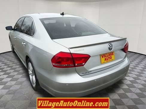 Used 2013 Volkswagen Passat 3.6 SE image 12