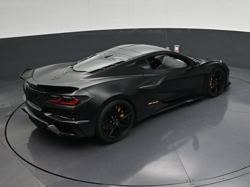 Used 2025 Chevrolet Corvette Z06 RWD image 20