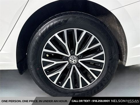 Used 2020 Volkswagen Jetta SE w/ SE Cold Weather Package image 31