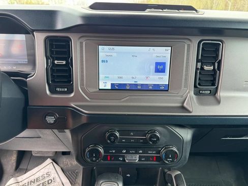 Used 2022 Ford Bronco Outer Banks image 8