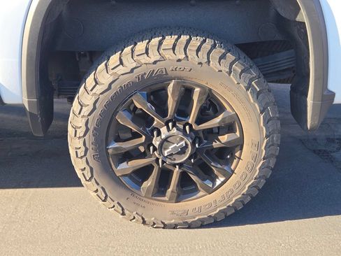 Used 2025 Chevrolet Silverado 2500 LT w/ Trail Boss Package AWD/4WD image 4