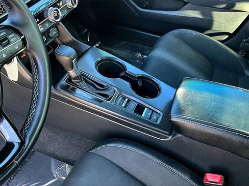 Used 2025 Honda Civic Sport image 16