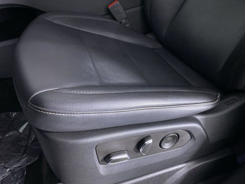 Certified 2022 Cadillac Escalade Luxury image 10