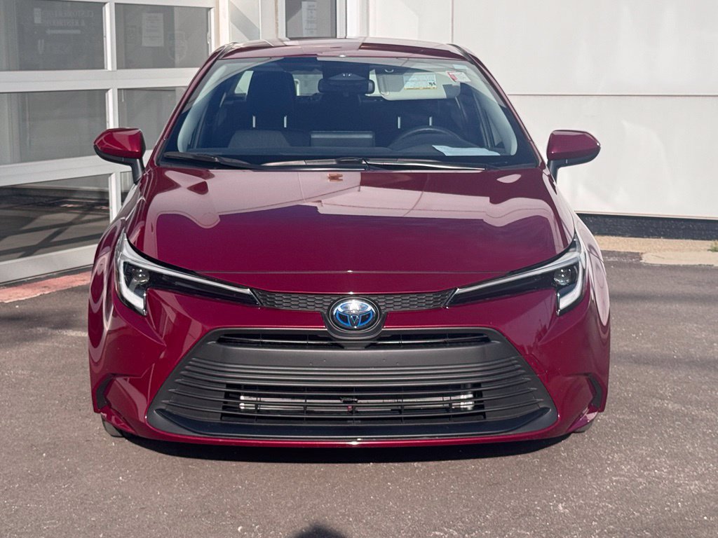 Used 2025 Toyota Corolla LE AWD/4WD image 9