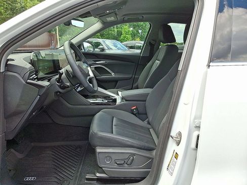 Used 2025 Audi Q5 Premium w/ 19" Wheel Package AWD/4WD image 6