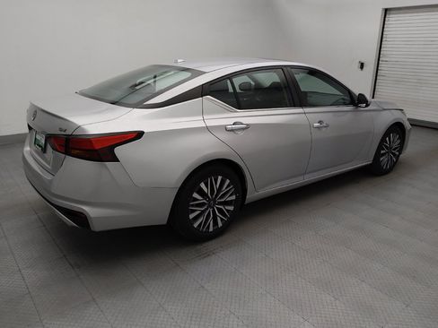 Used 2023 Nissan Altima 2.5 SV w/ SV Premium Package FWD image 10