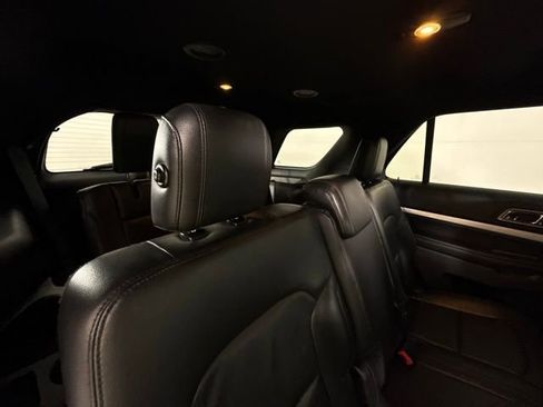 Used 2016 Ford Explorer XLT w/ Equipment Group 202A image 30