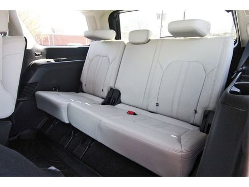 Used 2019 Ford Expedition Platinum image 12