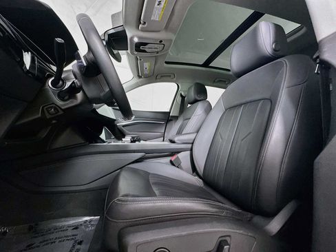 Used 2023 Audi e-tron Premium AWD/4WD image 5