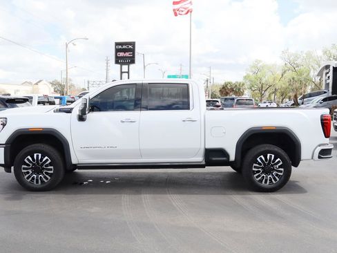 Used 2025 GMC Sierra 2500 Denali Ultimate AWD/4WD image 6