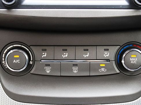 Used 2013 Nissan Sentra SR w/ Premium Pkg image 19