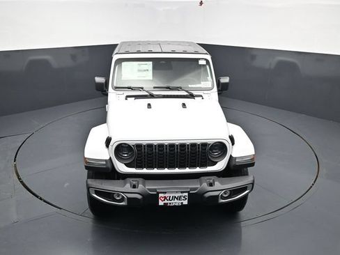 New 2026 Jeep Gladiator Sport AWD/4WD image 41