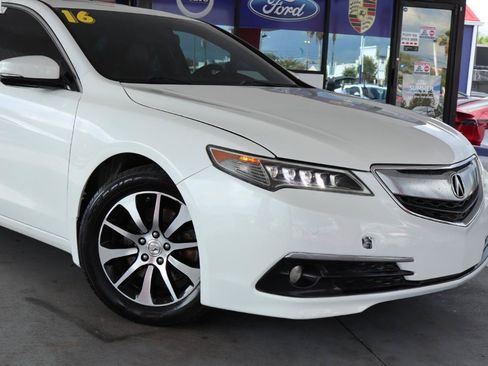Used 2016 Acura TLX FWD image 2