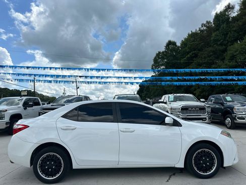 Used 2015 Toyota Corolla LE FWD image 8