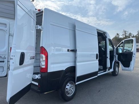 Used 2024 RAM ProMaster 2500 w/ Convenience Group FWD image 16