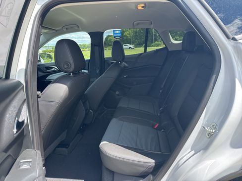 New 2026 Chevrolet Trax LT w/ LT Convenience Package FWD image 11