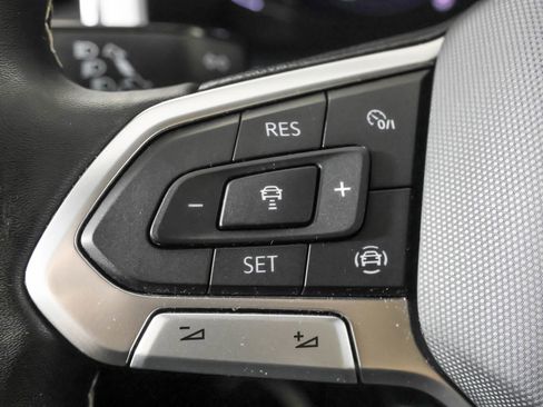 Used 2023 Volkswagen Atlas Cross Sport SE w/ Black Wheel Package AWD/4WD image 26