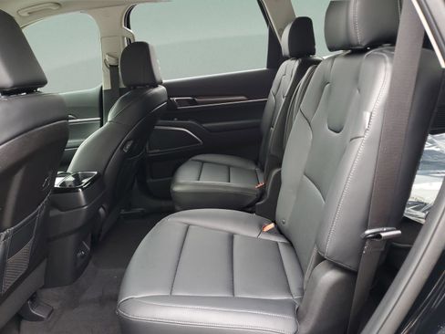 New 2025 Kia Telluride S image 7