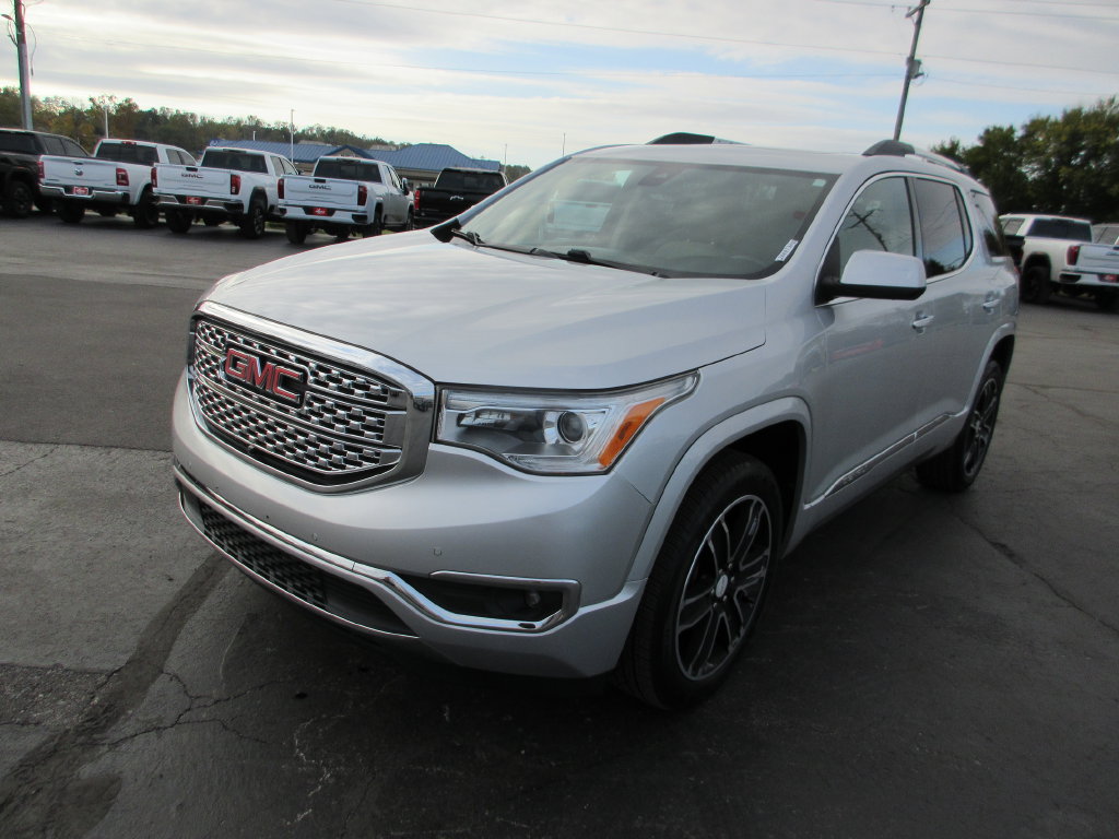 Certified 2017 GMC Acadia Denali w/ Technology Package FWD image 11