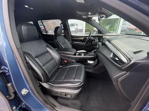 Certified 2025 Buick Enclave Preferred FWD image 28