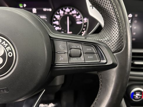 Used 2021 Alfa Romeo Giulia Sprint w/ Sun & Sound Package image 23