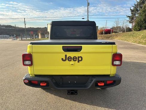 Used 2023 Jeep Gladiator Mojave w/ Cold Weather Group image 3