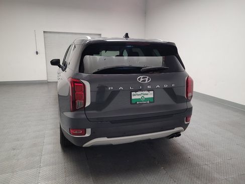 Used 2022 Hyundai Palisade SEL w/ 8P Bench Seat Package FWD image 6