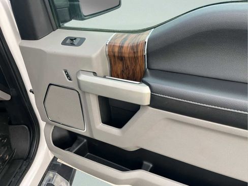 Used 2019 Ford F150 Lariat image 16