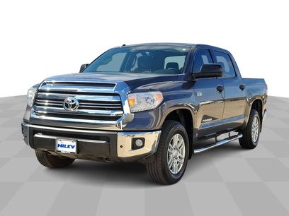 Used 2017 Toyota Tundra SR5 w/ SR5 Upgrade Package