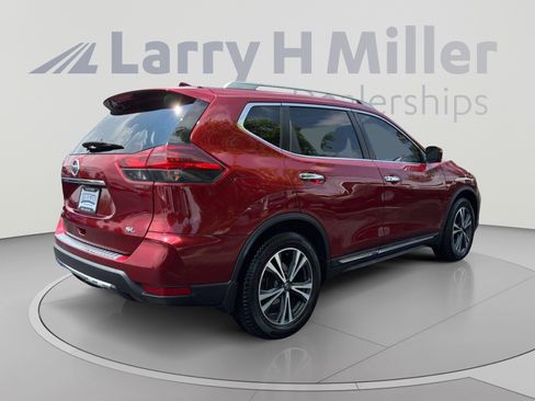 Used 2018 Nissan Rogue SL w/ Premium Package FWD image 5