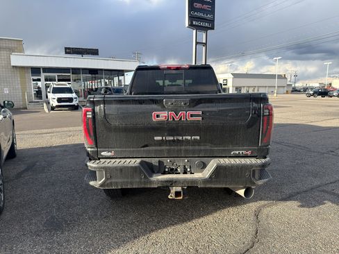 Used 2024 GMC Sierra 2500 AT4 w/ AT4 Premium Plus Package AWD/4WD image 3