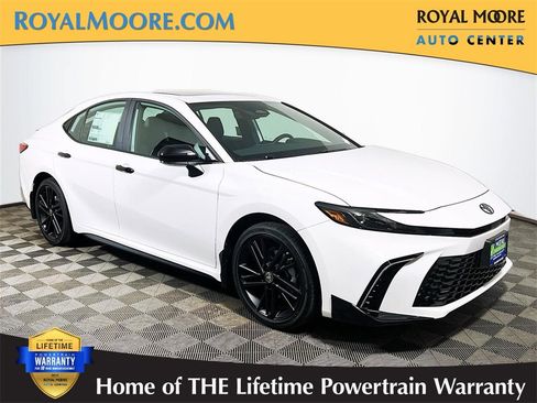 New 2026 Toyota Camry Hybrid image 1